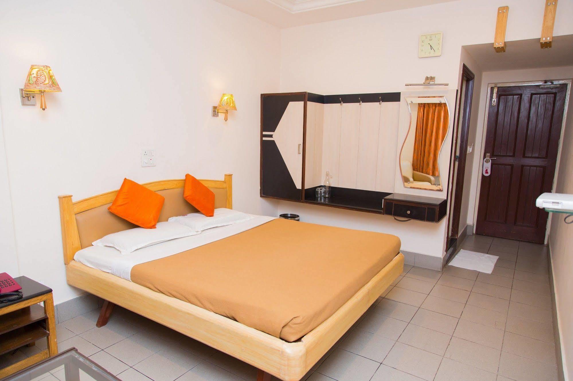Fabhotel Kinnera Comforts Railway Station Visakhapatnam Eksteriør bilde