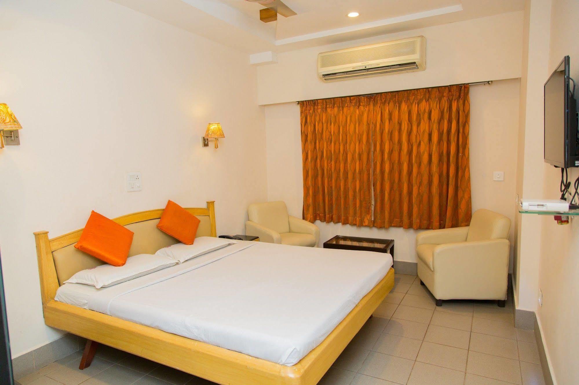 Fabhotel Kinnera Comforts Railway Station Visakhapatnam Eksteriør bilde