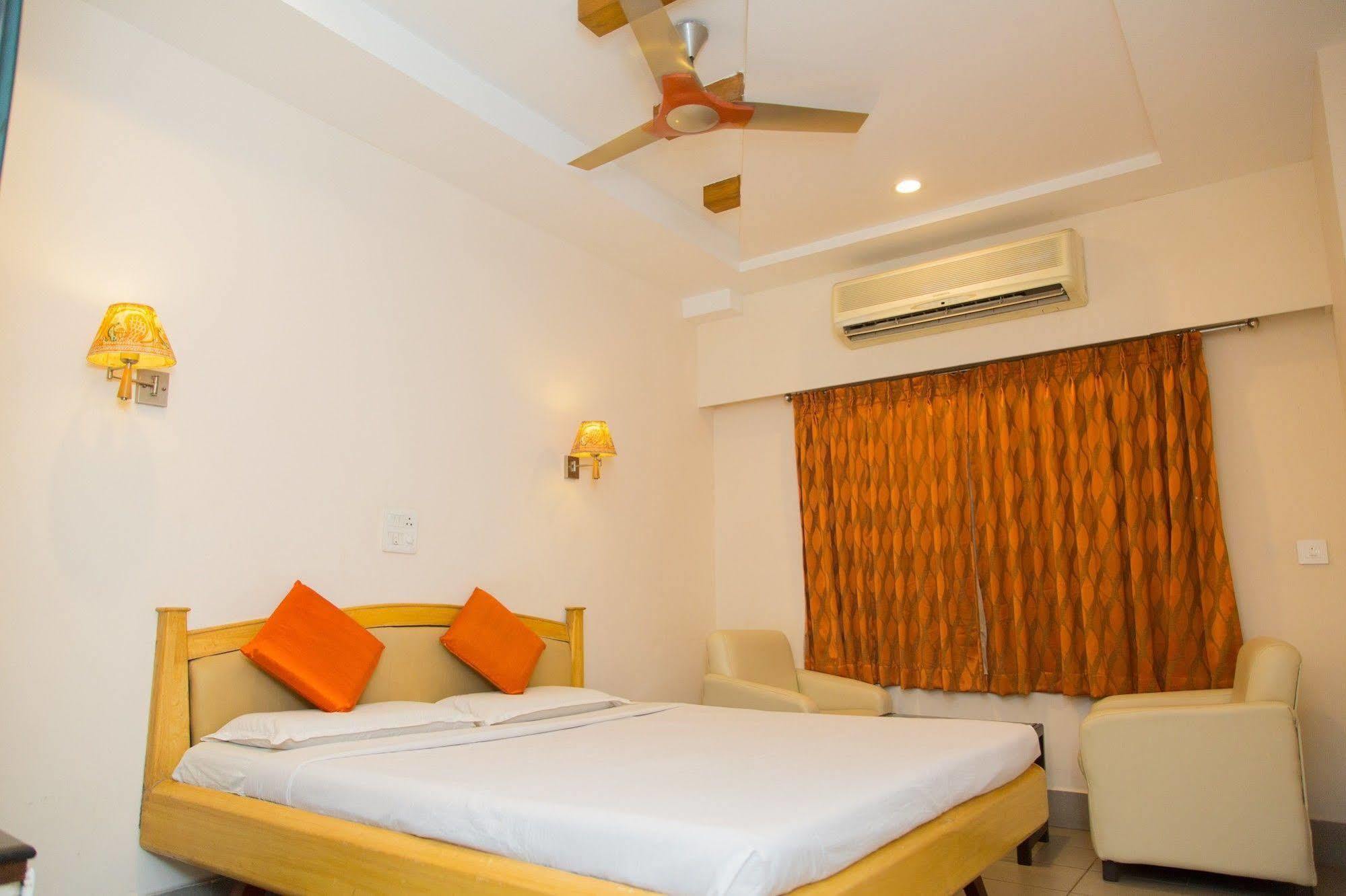 Fabhotel Kinnera Comforts Railway Station Visakhapatnam Eksteriør bilde